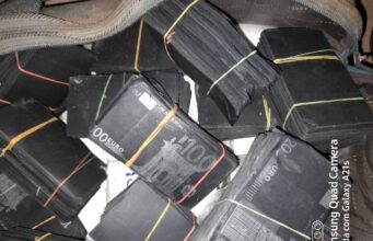 Des billets noirs d’une contrevaleur de près de 1milliard 308 millions en francs CFA saisis par le GPR de la Douane