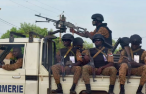 Burkina Faso: 136 civiles tués dans un village par des hommes en tenue militaire