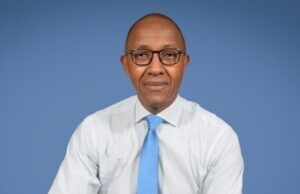 Abdoul Mbaye : « Les députés doivent refuser de supprimer la durée minimale constitutionnelle de leur mandat »